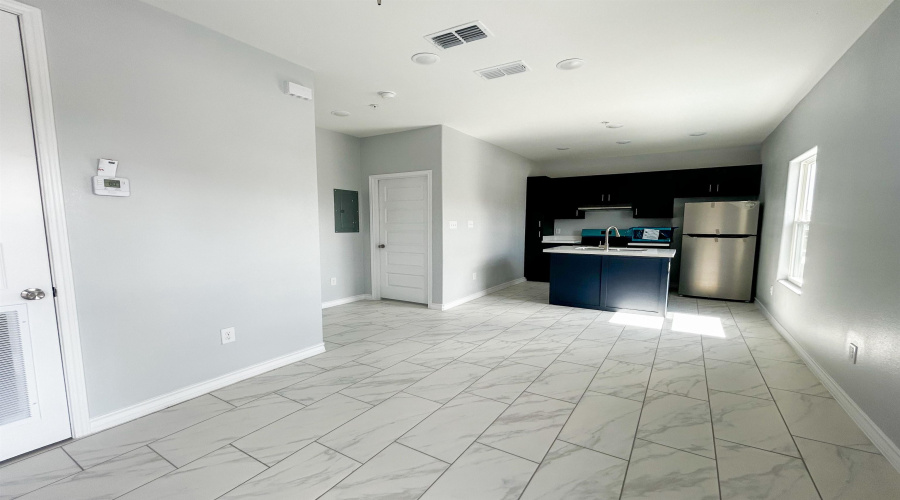 615 E Lane St, Laredo, Texas 78040, 2 Bedrooms Bedrooms, 3 Rooms Rooms,1 BathroomBathrooms,Residential,For Rent,615 E Lane St,20252793