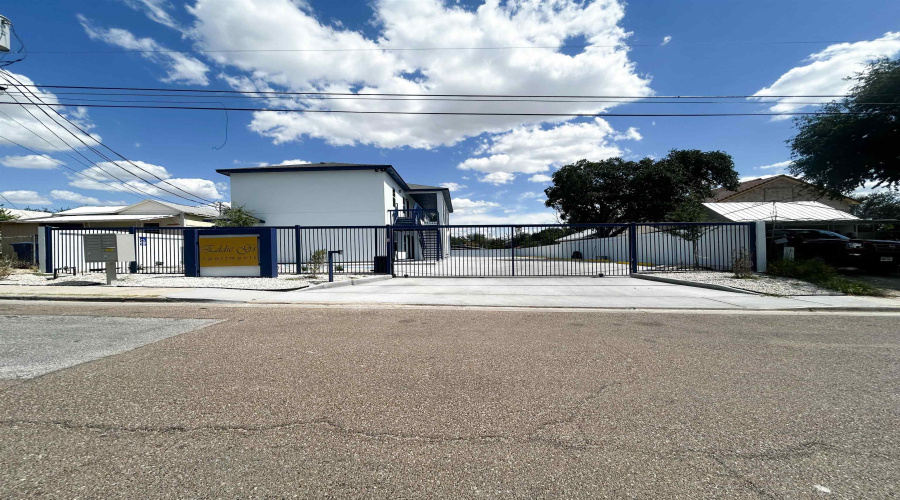 615 E Lane St, Laredo, Texas 78040, 2 Bedrooms Bedrooms, 3 Rooms Rooms,1 BathroomBathrooms,Residential,For Rent,615 E Lane St,20252793