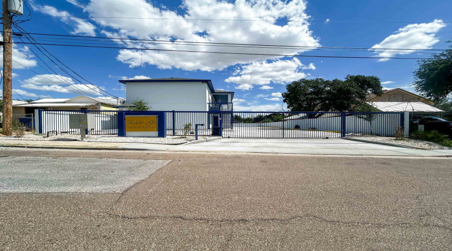 615 E Lane St, Laredo, Texas 78040, 2 Bedrooms Bedrooms, 3 Rooms Rooms,1 BathroomBathrooms,Residential,For Rent,615 E Lane St,20252793