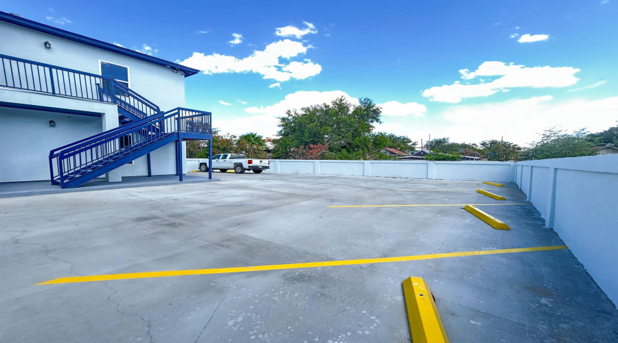 615 E Lane St, Laredo, Texas 78040, 2 Bedrooms Bedrooms, 3 Rooms Rooms,1 BathroomBathrooms,Residential,For Rent,615 E Lane St,20252793