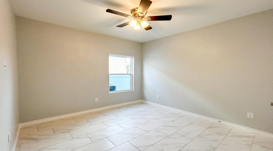 615 E Lane St, Laredo, Texas 78040, 2 Bedrooms Bedrooms, 3 Rooms Rooms,1 BathroomBathrooms,Residential,For Rent,615 E Lane St,20252793