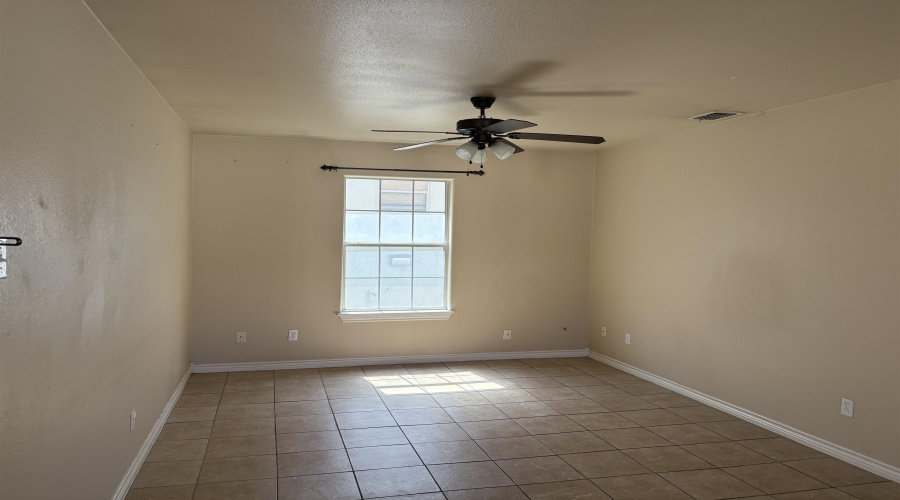 5410 Marcella Ave, Laredo, Texas 78041, 2 Bedrooms Bedrooms, 5 Rooms Rooms,2 BathroomsBathrooms,Residential,For Rent,5410 Marcella Ave,20261097