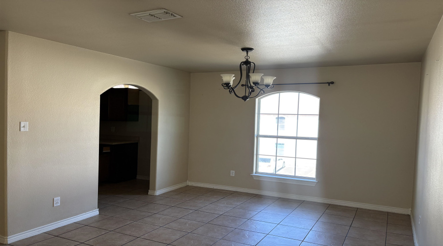 5410 Marcella Ave, Laredo, Texas 78041, 2 Bedrooms Bedrooms, 5 Rooms Rooms,2 BathroomsBathrooms,Residential,For Rent,5410 Marcella Ave,20261097