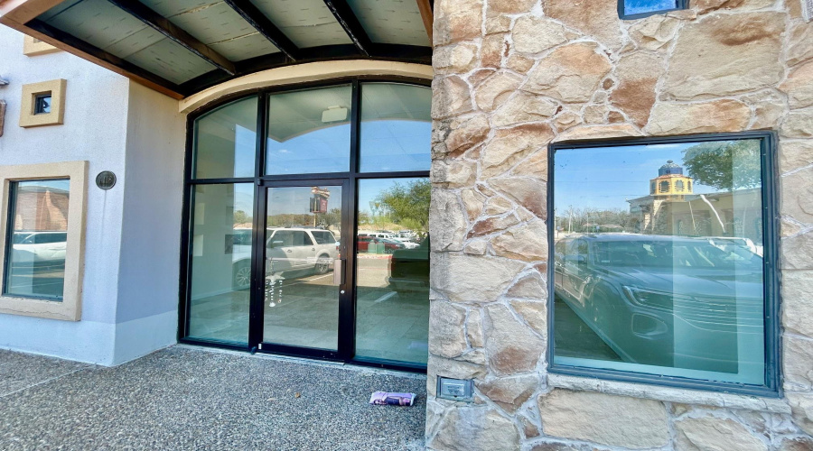 1705 Del Mar Blvd, Laredo, Texas 78045, ,1 BathroomBathrooms,Commercial retail/office,For Rent,1705 Del Mar Blvd,20261085