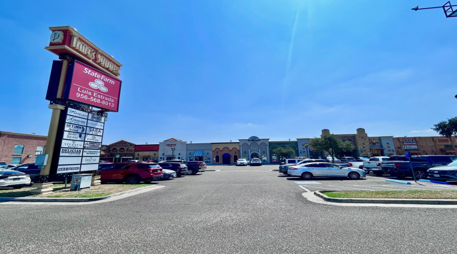 1705 Del Mar Blvd, Laredo, Texas 78045, ,1 BathroomBathrooms,Commercial retail/office,For Rent,1705 Del Mar Blvd,20261085