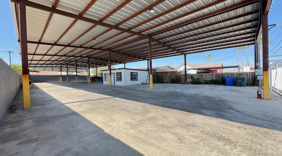 2808 San Bernardo Ave, Laredo, Texas 78040, ,1 BathroomBathrooms,Commercial retail/office,For Rent,2808 San Bernardo Ave,20261094