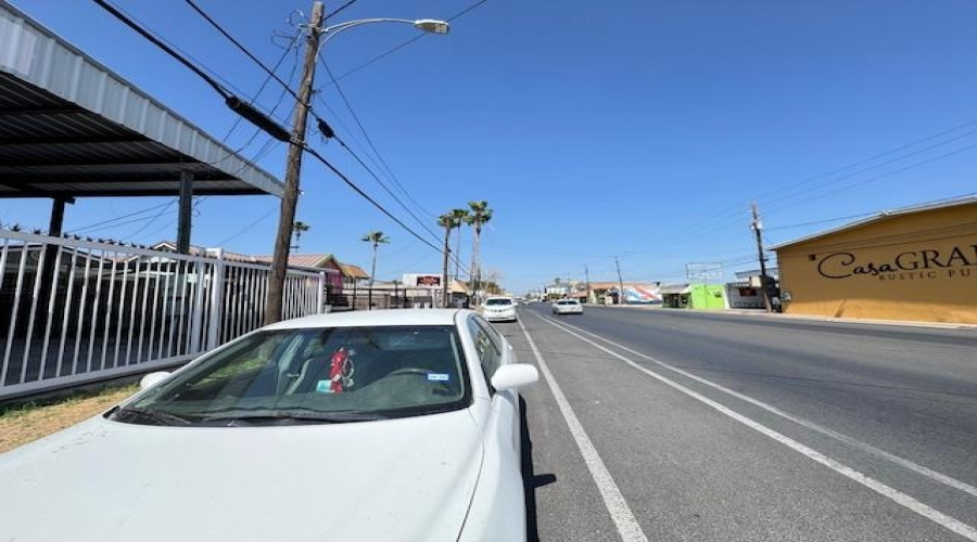 2808 San Bernardo Ave, Laredo, Texas 78040, ,1 BathroomBathrooms,Commercial retail/office,For Rent,2808 San Bernardo Ave,20261094