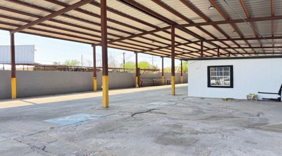 2808 San Bernardo Ave, Laredo, Texas 78040, ,1 BathroomBathrooms,Commercial retail/office,For Rent,2808 San Bernardo Ave,20261094