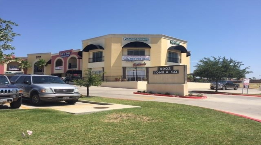 9902 McPherson Rd, Laredo, Texas 78045, 1 Room Rooms,2 BathroomsBathrooms,Commercial retail/office,For Rent,9902 McPherson Rd,20261096