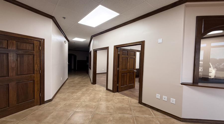 9902 McPherson Rd, Laredo, Texas 78045, 1 Room Rooms,2 BathroomsBathrooms,Commercial retail/office,For Rent,9902 McPherson Rd,20261096