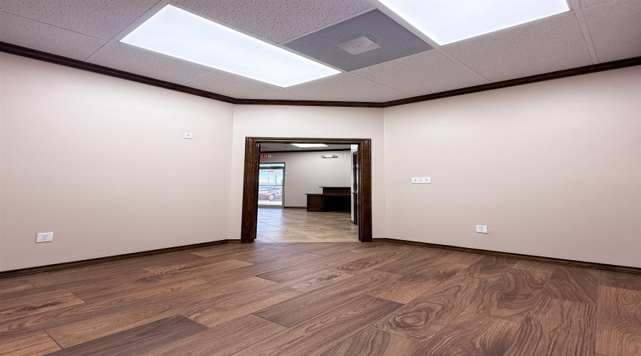 9902 McPherson Rd, Laredo, Texas 78045, 1 Room Rooms,2 BathroomsBathrooms,Commercial retail/office,For Rent,9902 McPherson Rd,20261096