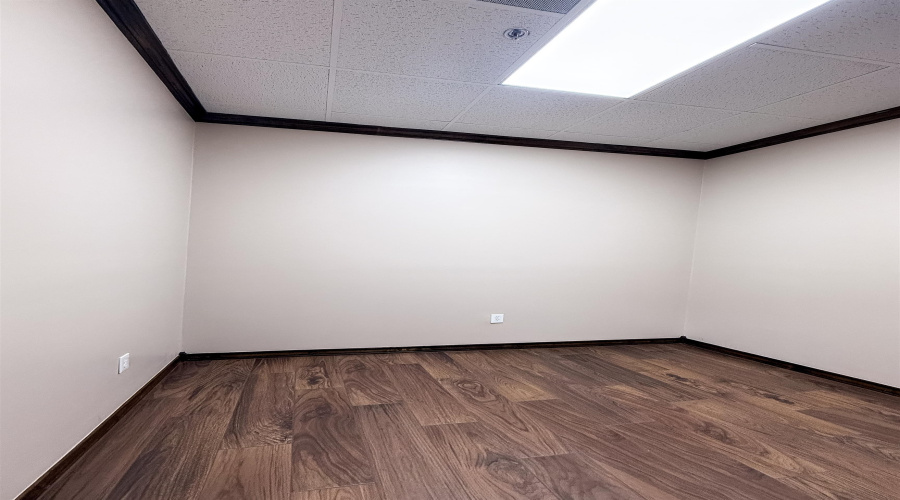 9902 McPherson Rd, Laredo, Texas 78045, 1 Room Rooms,2 BathroomsBathrooms,Commercial retail/office,For Rent,9902 McPherson Rd,20261096