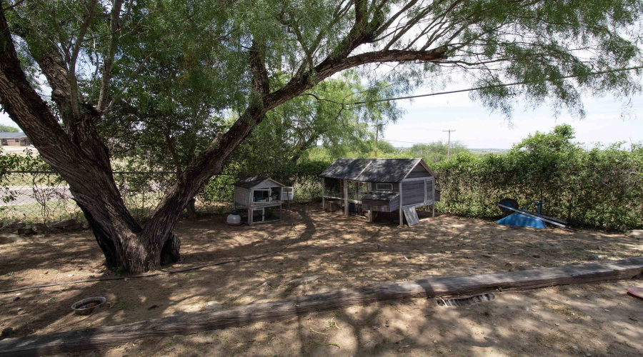 183 Vista Hermosa, Zapata, Texas 78076, 5 Bedrooms Bedrooms, 6 Rooms Rooms,3 BathroomsBathrooms,Residential,For Sale,183 Vista Hermosa,20261086