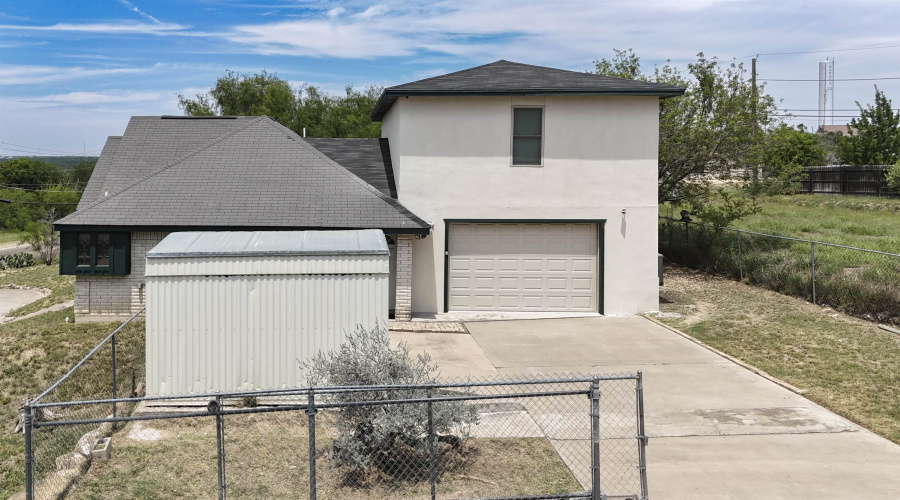 183 Vista Hermosa, Zapata, Texas 78076, 5 Bedrooms Bedrooms, 6 Rooms Rooms,3 BathroomsBathrooms,Residential,For Sale,183 Vista Hermosa,20261086