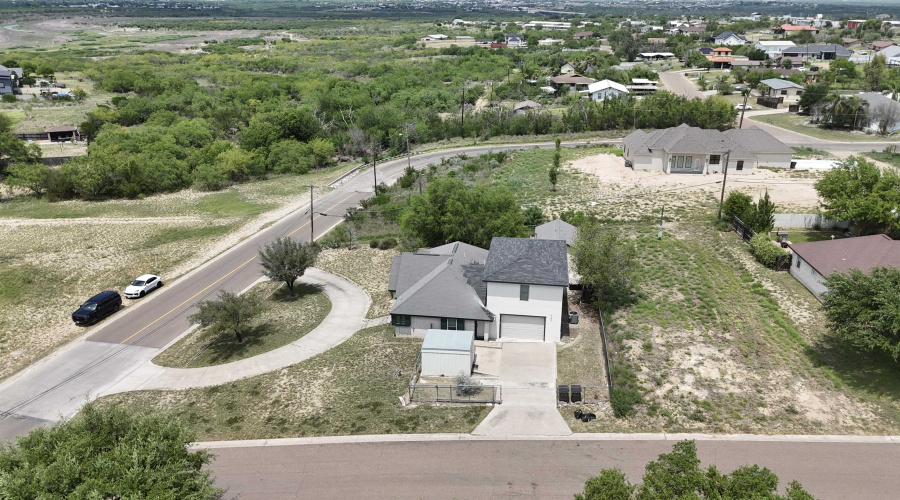 183 Vista Hermosa, Zapata, Texas 78076, 5 Bedrooms Bedrooms, 6 Rooms Rooms,3 BathroomsBathrooms,Residential,For Sale,183 Vista Hermosa,20261086