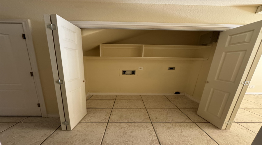 1020 Dicky Lane, LAREDO, Texas 78045, 3 Bedrooms Bedrooms, 6 Rooms Rooms,2 BathroomsBathrooms,Residential,For Sale,1020 Dicky Lane,20261089