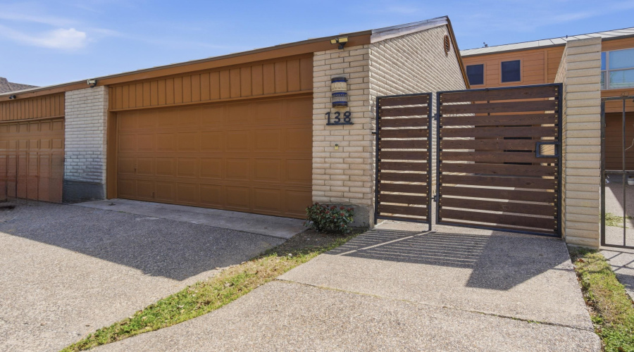 138 Martingale Ln, LAREDO, Texas 78041-2231, 3 Bedrooms Bedrooms, 7 Rooms Rooms,2 BathroomsBathrooms,Residential,For Sale,138 Martingale Ln,20261091