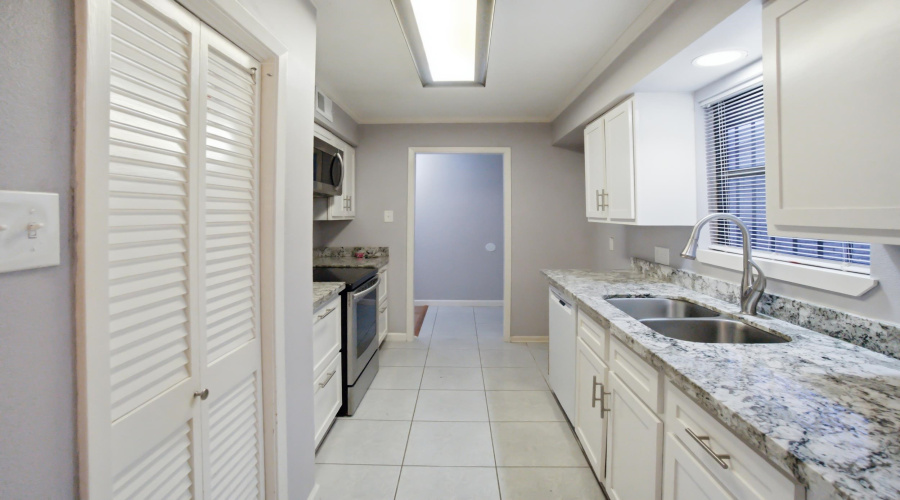 138 Martingale Ln, LAREDO, Texas 78041-2231, 3 Bedrooms Bedrooms, 7 Rooms Rooms,2 BathroomsBathrooms,Residential,For Sale,138 Martingale Ln,20261091