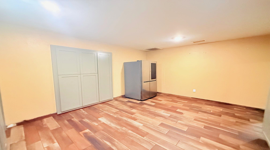 4416 Flores Ave, Laredo, Texas 78041, 3 Bedrooms Bedrooms, 5 Rooms Rooms,1 BathroomBathrooms,Residential,For Rent,4416 Flores Ave,20261099