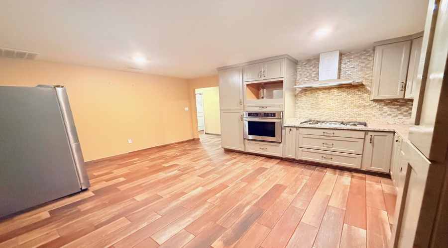 4416 Flores Ave, Laredo, Texas 78041, 3 Bedrooms Bedrooms, 5 Rooms Rooms,1 BathroomBathrooms,Residential,For Rent,4416 Flores Ave,20261099