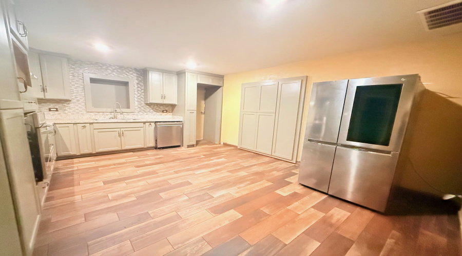 4416 Flores Ave, Laredo, Texas 78041, 3 Bedrooms Bedrooms, 5 Rooms Rooms,1 BathroomBathrooms,Residential,For Rent,4416 Flores Ave,20261099