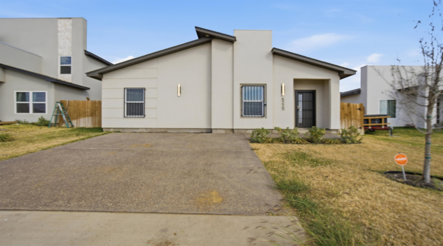 5225 Anacahuita Dr, Laredo, Texas 78046, 3 Bedrooms Bedrooms, 5 Rooms Rooms,2 BathroomsBathrooms,Residential,For Sale,5225 Anacahuita Dr,20261101