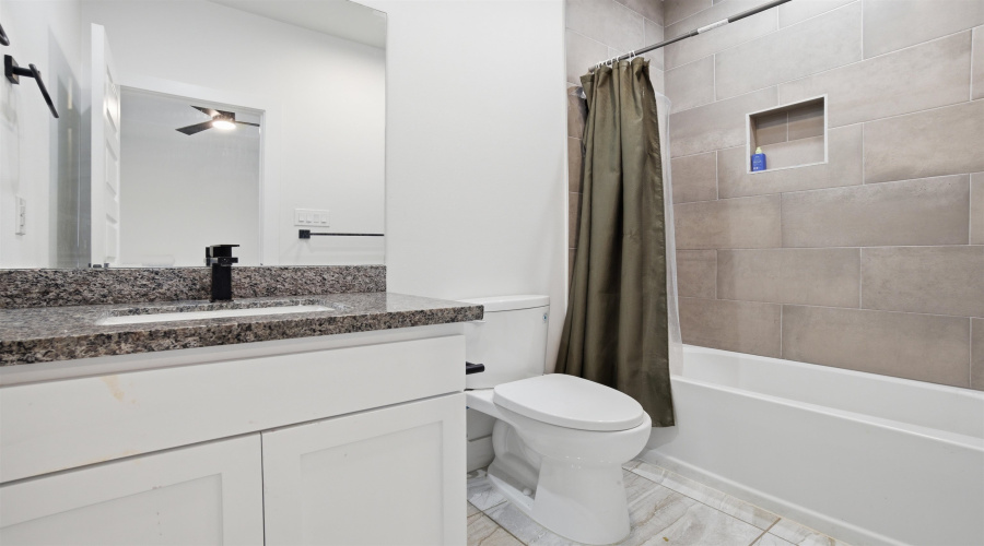 5225 Anacahuita Dr, Laredo, Texas 78046, 3 Bedrooms Bedrooms, 5 Rooms Rooms,2 BathroomsBathrooms,Residential,For Sale,5225 Anacahuita Dr,20261101