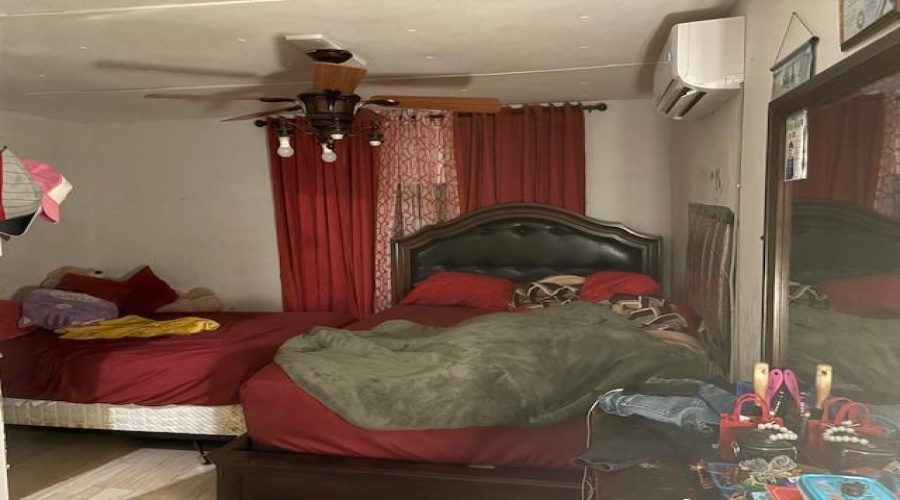 213 S Urbahn Ave, Laredo, Texas 78043, 2 Bedrooms Bedrooms, 3 Rooms Rooms,1 BathroomBathrooms,Residential,For Sale,213 S Urbahn Ave,20261103