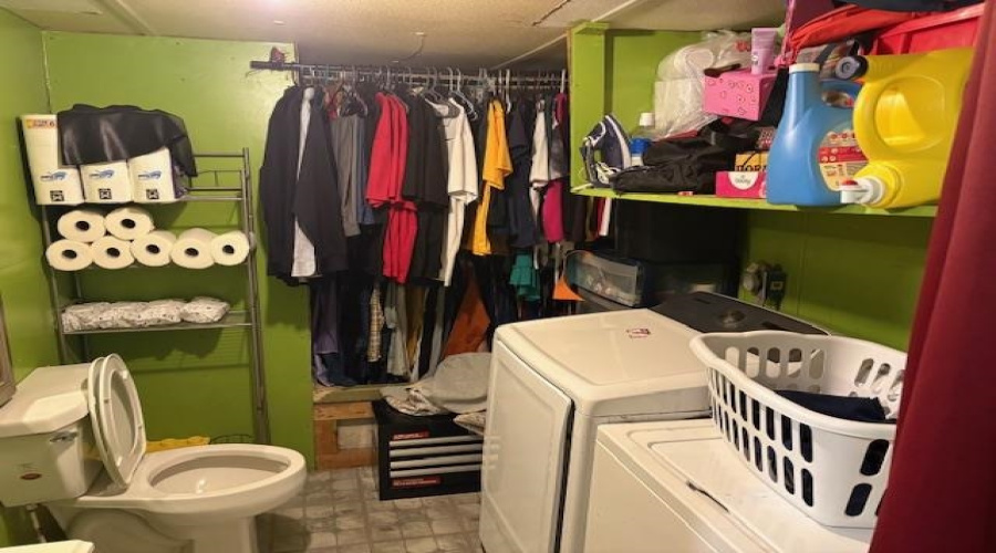 213 S Urbahn Ave, Laredo, Texas 78043, 2 Bedrooms Bedrooms, 3 Rooms Rooms,1 BathroomBathrooms,Residential,For Sale,213 S Urbahn Ave,20261103