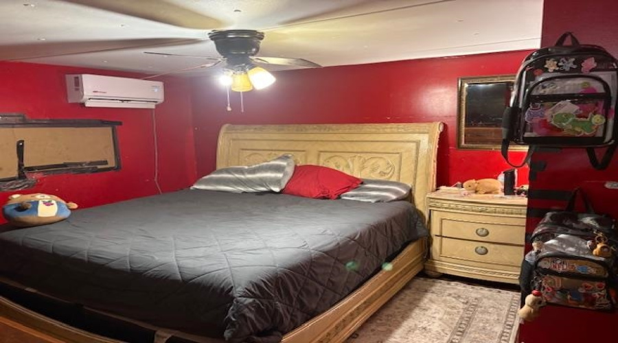 213 S Urbahn Ave, Laredo, Texas 78043, 2 Bedrooms Bedrooms, 3 Rooms Rooms,1 BathroomBathrooms,Residential,For Sale,213 S Urbahn Ave,20261103