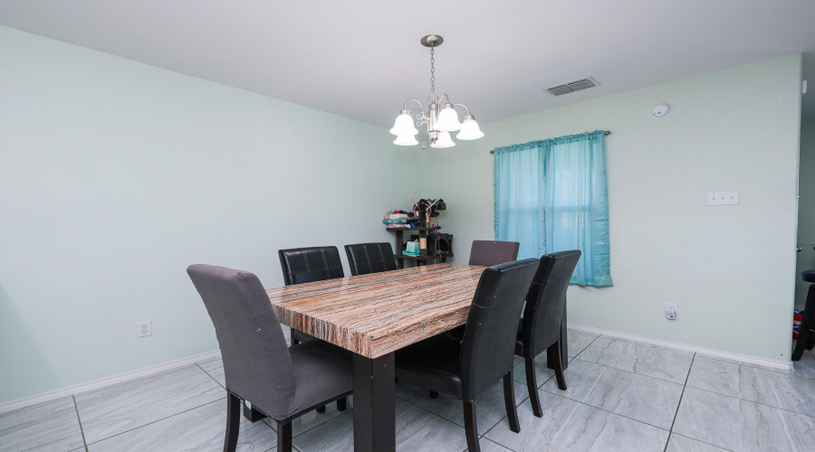 4348 Regina Dr., Laredo, Texas 78046, 4 Bedrooms Bedrooms, 7 Rooms Rooms,2 BathroomsBathrooms,Residential,For Sale,4348 Regina Dr.,20261104