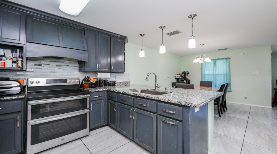 4348 Regina Dr., Laredo, Texas 78046, 4 Bedrooms Bedrooms, 7 Rooms Rooms,2 BathroomsBathrooms,Residential,For Sale,4348 Regina Dr.,20261104