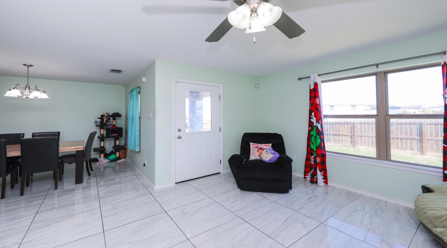 4348 Regina Dr., Laredo, Texas 78046, 4 Bedrooms Bedrooms, 7 Rooms Rooms,2 BathroomsBathrooms,Residential,For Sale,4348 Regina Dr.,20261104