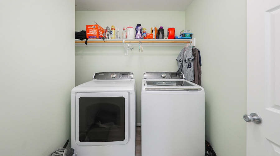 4348 Regina Dr., Laredo, Texas 78046, 4 Bedrooms Bedrooms, 7 Rooms Rooms,2 BathroomsBathrooms,Residential,For Sale,4348 Regina Dr.,20261104