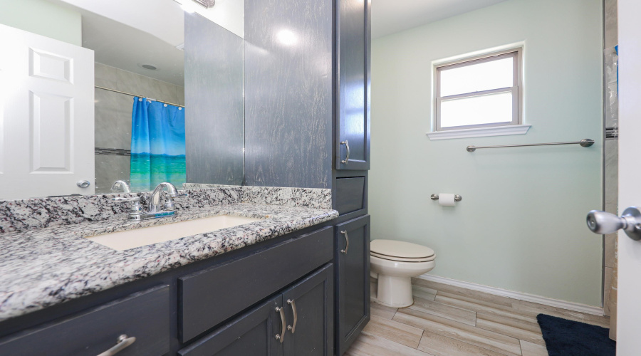 4348 Regina Dr., Laredo, Texas 78046, 4 Bedrooms Bedrooms, 7 Rooms Rooms,2 BathroomsBathrooms,Residential,For Sale,4348 Regina Dr.,20261104