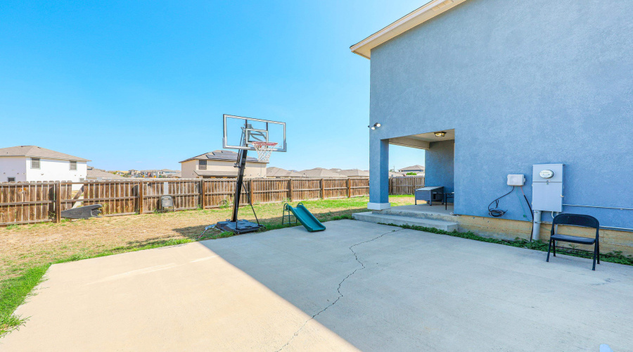 4348 Regina Dr., Laredo, Texas 78046, 4 Bedrooms Bedrooms, 7 Rooms Rooms,2 BathroomsBathrooms,Residential,For Sale,4348 Regina Dr.,20261104