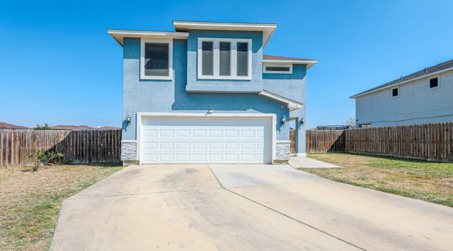 4348 Regina Dr., Laredo, Texas 78046, 4 Bedrooms Bedrooms, 7 Rooms Rooms,2 BathroomsBathrooms,Residential,For Sale,4348 Regina Dr.,20261104