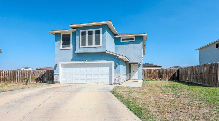 4348 Regina Dr., Laredo, Texas 78046, 4 Bedrooms Bedrooms, 7 Rooms Rooms,2 BathroomsBathrooms,Residential,For Sale,4348 Regina Dr.,20261104