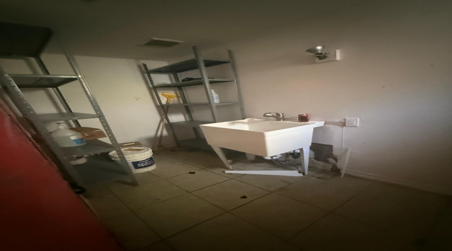 1402 Centeno Ln, Rio Bravo, Texas 78046, 1 Room Rooms,2 BathroomsBathrooms,Commercial retail/office,For Rent,1402 Centeno Ln,20261106