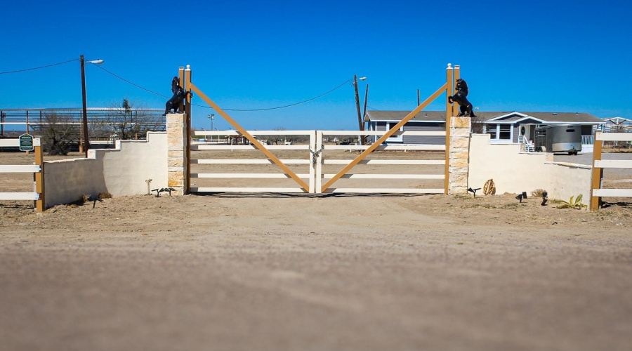 312 Hornet, Laredo, Texas 78045, ,Land,For Rent,312 Hornet,20261102