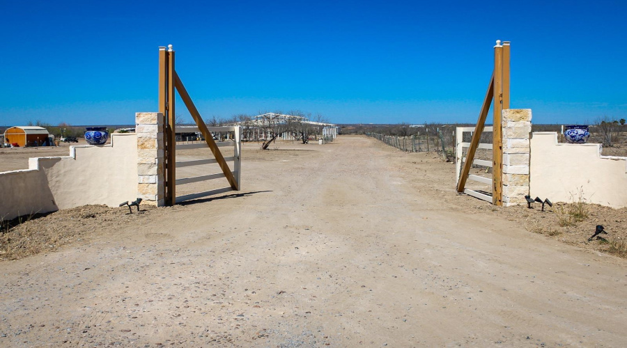 312 Hornet, Laredo, Texas 78045, ,Land,For Rent,312 Hornet,20261102