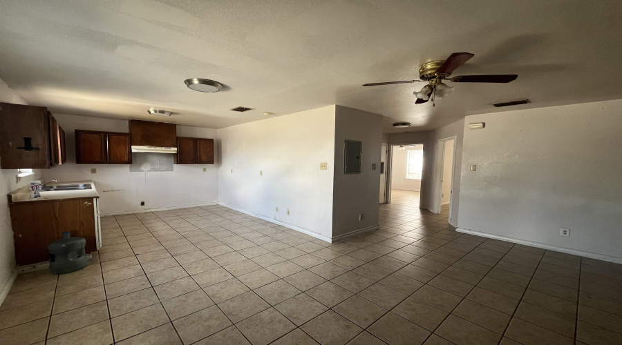 1618 Flores Ave, Laredo, Texas 78040, ,Multi-family,For Sale,1618 Flores Ave,20261100