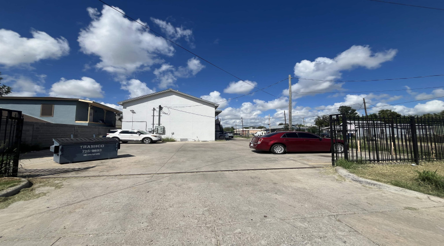 1618 Flores Ave, Laredo, Texas 78040, ,Multi-family,For Sale,1618 Flores Ave,20261100