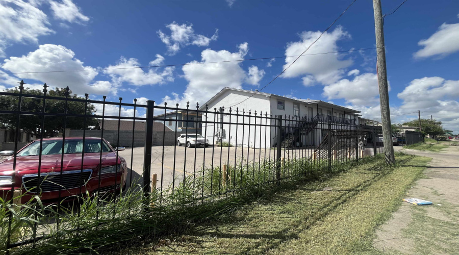 1618 Flores Ave, Laredo, Texas 78040, ,Multi-family,For Sale,1618 Flores Ave,20261100