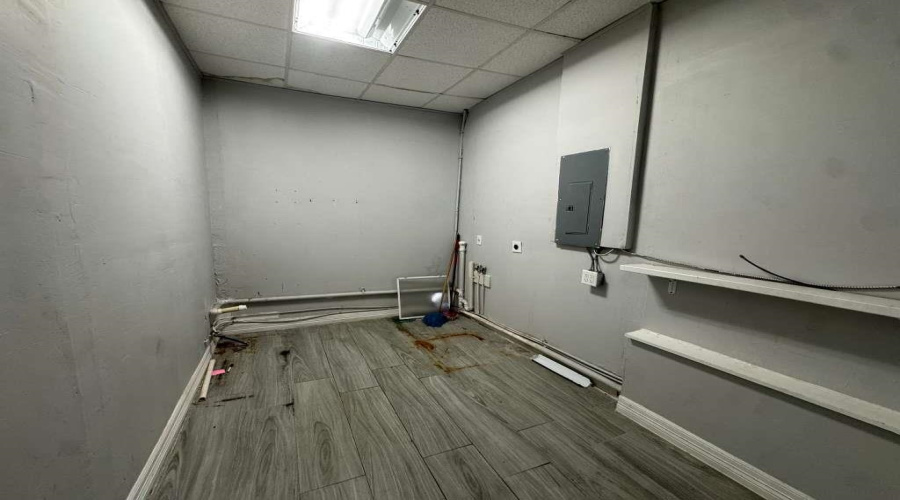 7511 McPherson Rd, LAREDO, Texas 78045-6319, 1 Room Rooms,1 BathroomBathrooms,Commercial retail/office,For Rent,7511 McPherson Rd,20261108