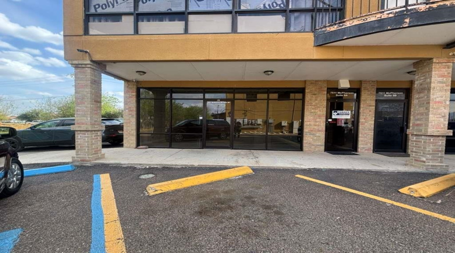 7511 McPherson Rd, LAREDO, Texas 78045-6319, 1 Room Rooms,1 BathroomBathrooms,Commercial retail/office,For Rent,7511 McPherson Rd,20261108