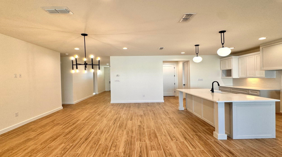 1511 Eagles LN, LAREDO, Texas 78045, 3 Bedrooms Bedrooms, 6 Rooms Rooms,2 BathroomsBathrooms,Residential,For Rent,1511 Eagles LN,20261107