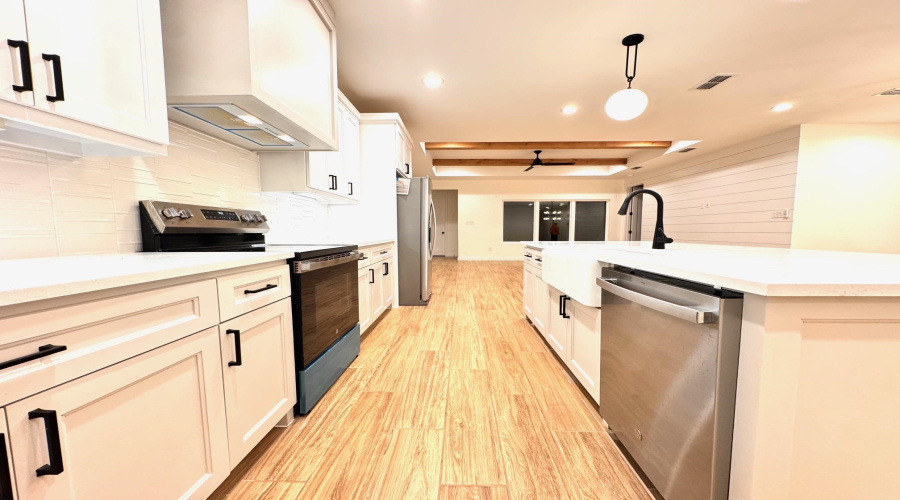 1511 Eagles LN, LAREDO, Texas 78045, 3 Bedrooms Bedrooms, 6 Rooms Rooms,2 BathroomsBathrooms,Residential,For Rent,1511 Eagles LN,20261107