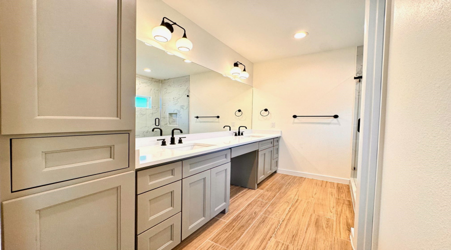 1511 Eagles LN, LAREDO, Texas 78045, 3 Bedrooms Bedrooms, 6 Rooms Rooms,2 BathroomsBathrooms,Residential,For Rent,1511 Eagles LN,20261107