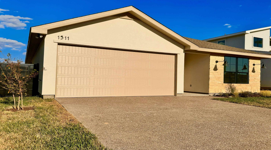 1511 Eagles LN, LAREDO, Texas 78045, 3 Bedrooms Bedrooms, 6 Rooms Rooms,2 BathroomsBathrooms,Residential,For Rent,1511 Eagles LN,20261107